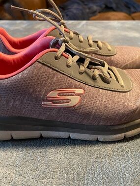 Skechers Work Comfort Flex SR - HC Pro SR Gray/pink Slip size 9 Wide fit Woman’s